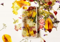 Cách trang trí vỏ iPhone tuyệt đẹp với hoa lá