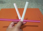 Cách gấp hình trái tim từ ống hút 2