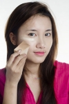 Cách trang điểm cho khuôn mặt tròn 2