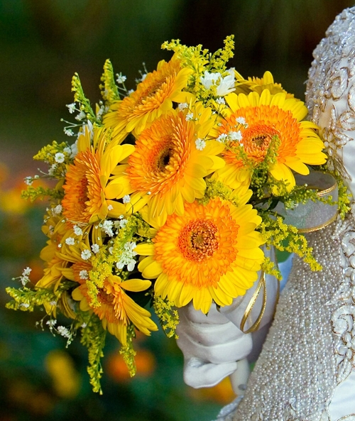 Những mẫu hoa cưới màu vàng cho mùa lạnh 18