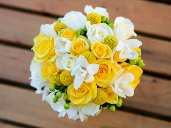 Những mẫu hoa cưới màu vàng cho mùa lạnh 7