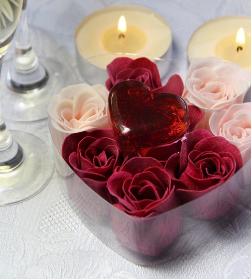 Một số cách trang trí hoa và nến lãng mạn cho ngày Valentine 6